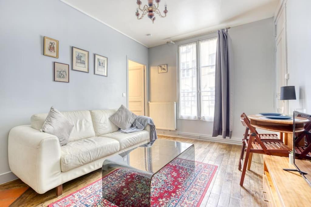 * Le Versaillais*2 Min A Pied Du Chateau Versay Oda fotoğraf